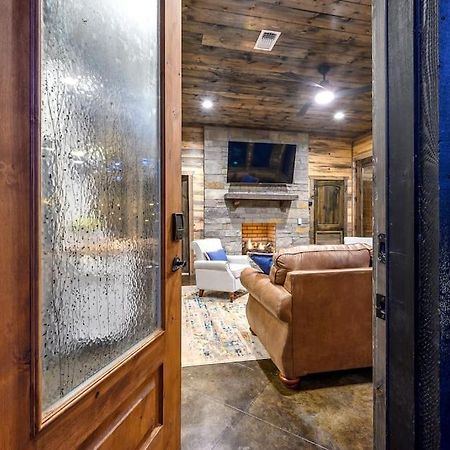 Brand New Luxury 2 Bedroom With Loft And Spa Sleeps 10 Broken Bow Bagian luar foto