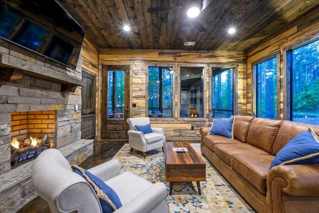 Brand New Luxury 2 Bedroom With Loft And Spa Sleeps 10 Broken Bow Bagian luar foto