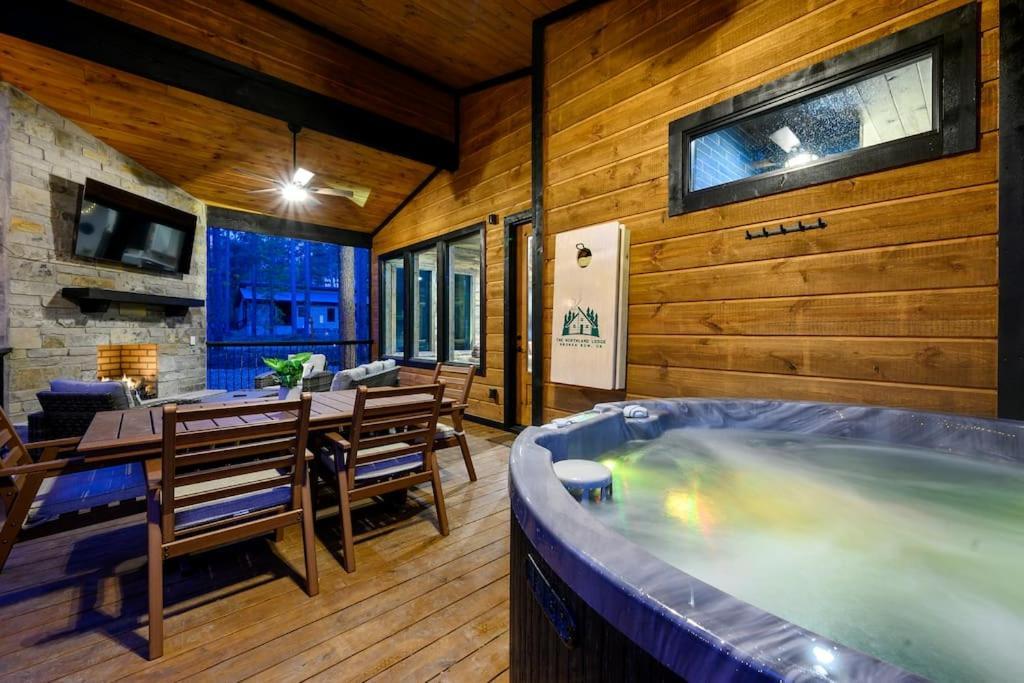 Brand New Luxury 2 Bedroom With Loft And Spa Sleeps 10 Broken Bow Bagian luar foto