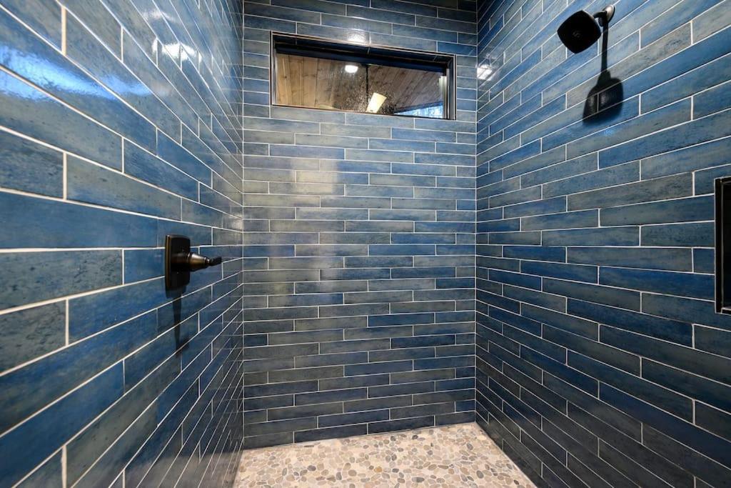 Brand New Luxury 2 Bedroom With Loft And Spa Sleeps 10 Broken Bow Bagian luar foto